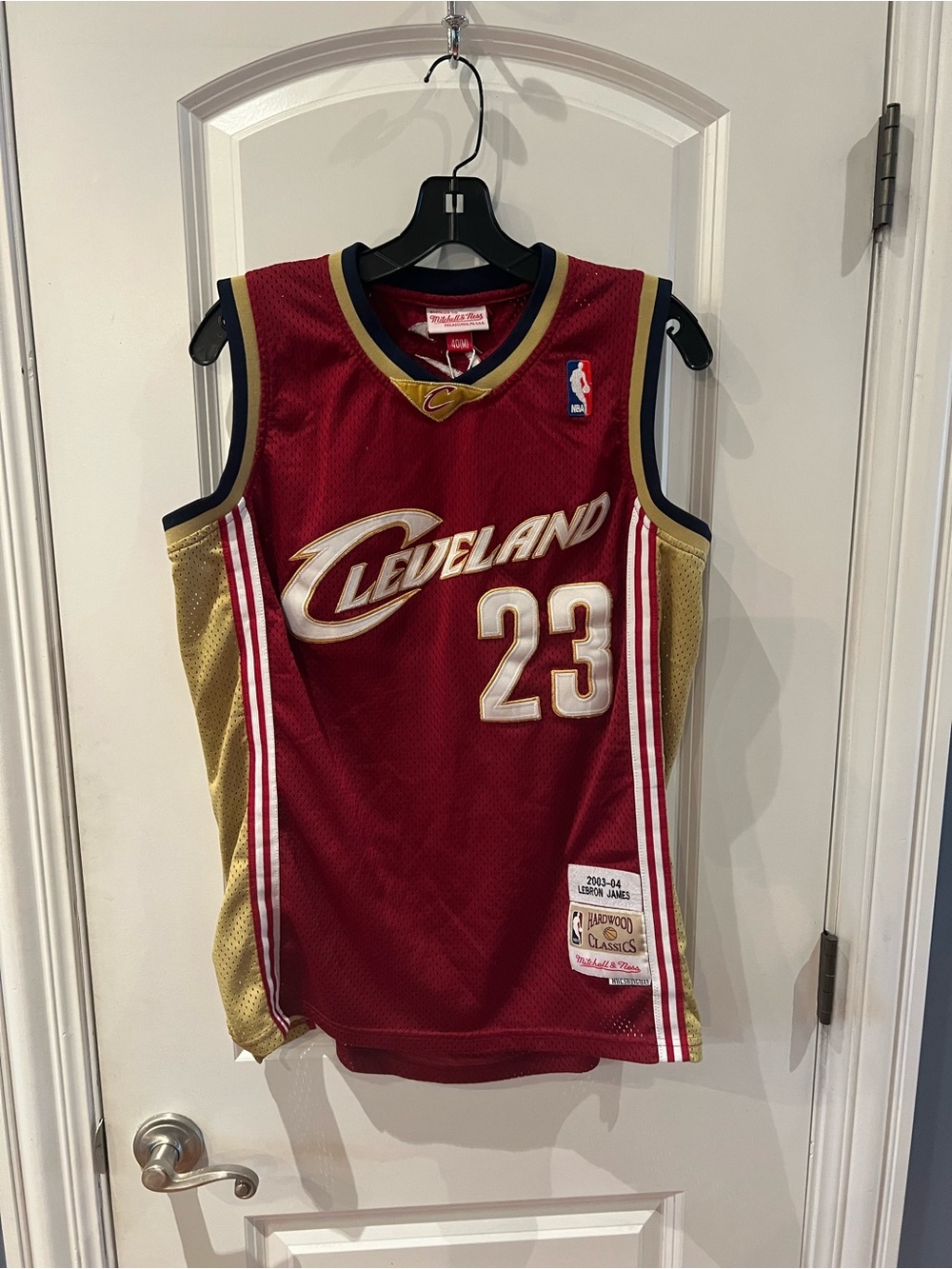 Mitchell & Ness Cleveland 23 Jersey - Burgundy & Gold 40 M
